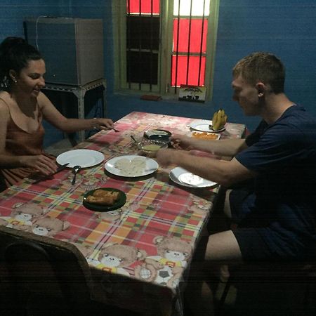 Catch The Ella Train Hostel Kandy Buitenkant foto