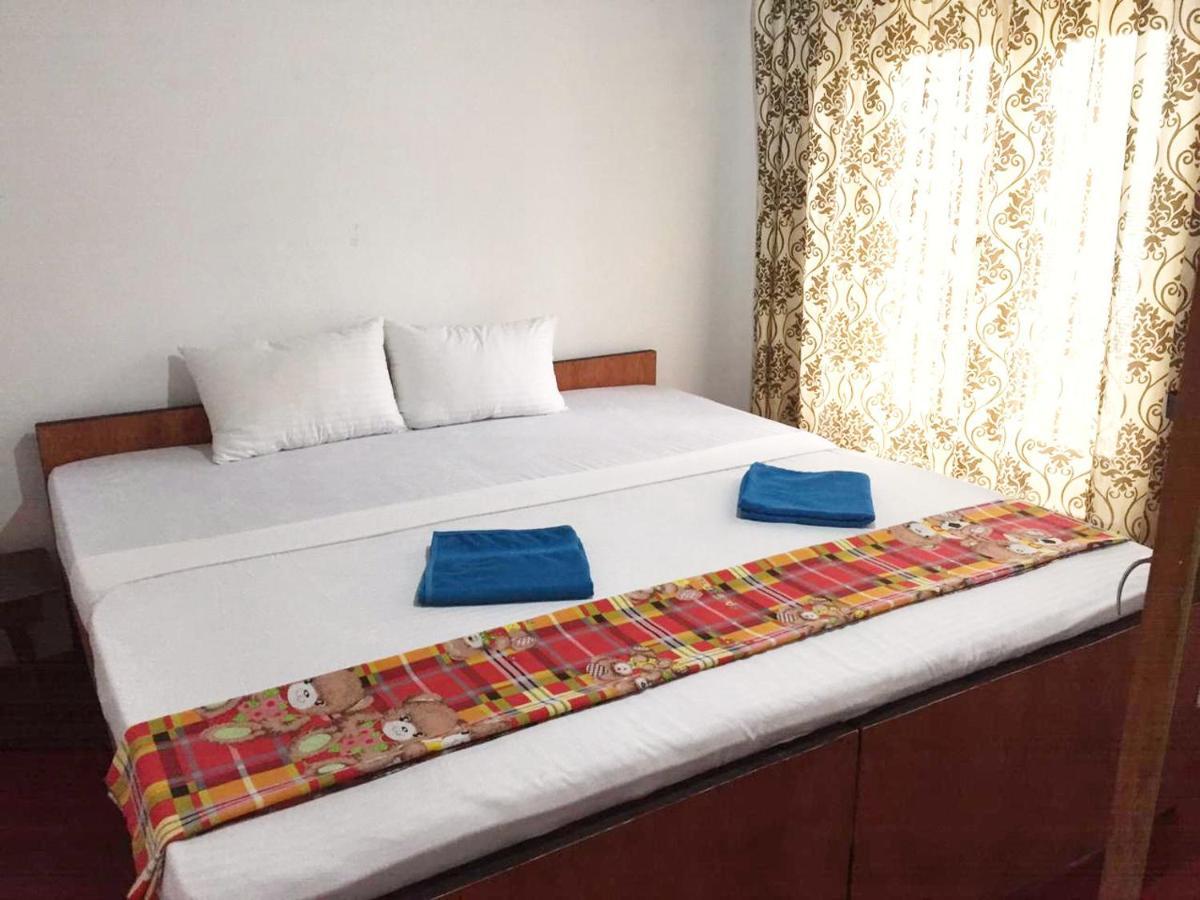 Catch The Ella Train Hostel Kandy Buitenkant foto