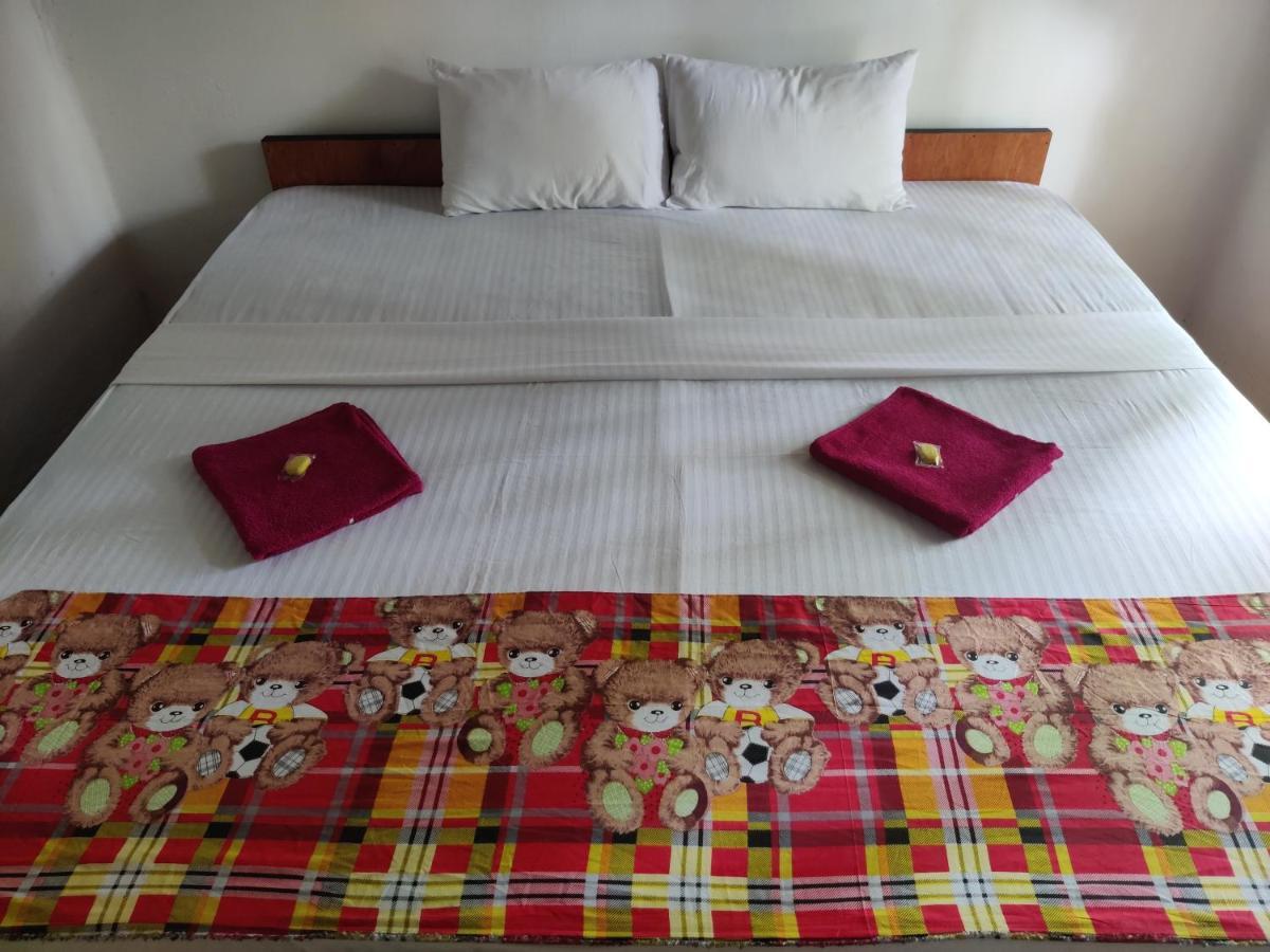 Catch The Ella Train Hostel Kandy Buitenkant foto
