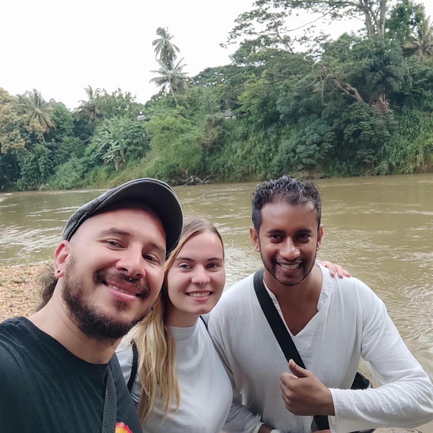 Catch The Ella Train Hostel Kandy Buitenkant foto